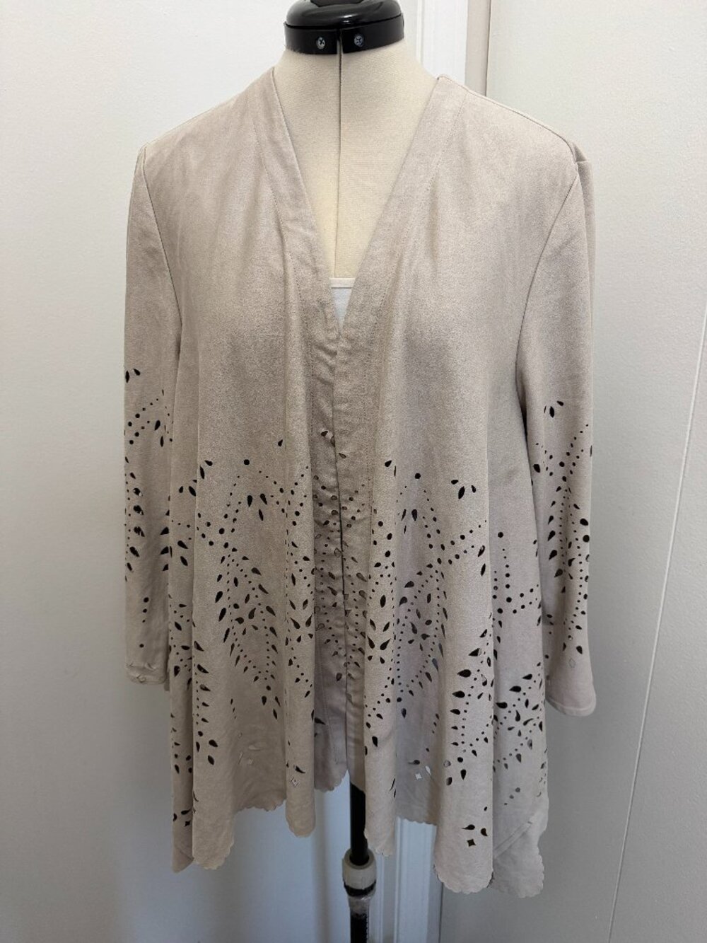 Gray Chicos cardigan made of faux suede with decorative flower cutouts size 2